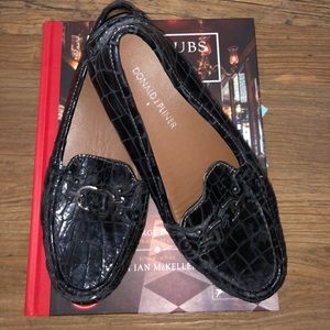 Donald J. Pliner Black  flats- Size 7 (medium)
